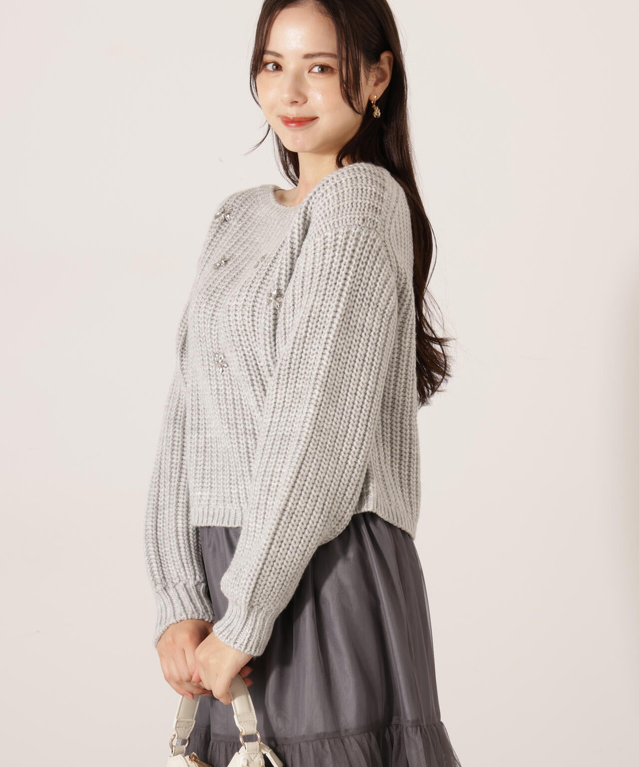 【加藤栞さん着用】ビジュー付畔ニット