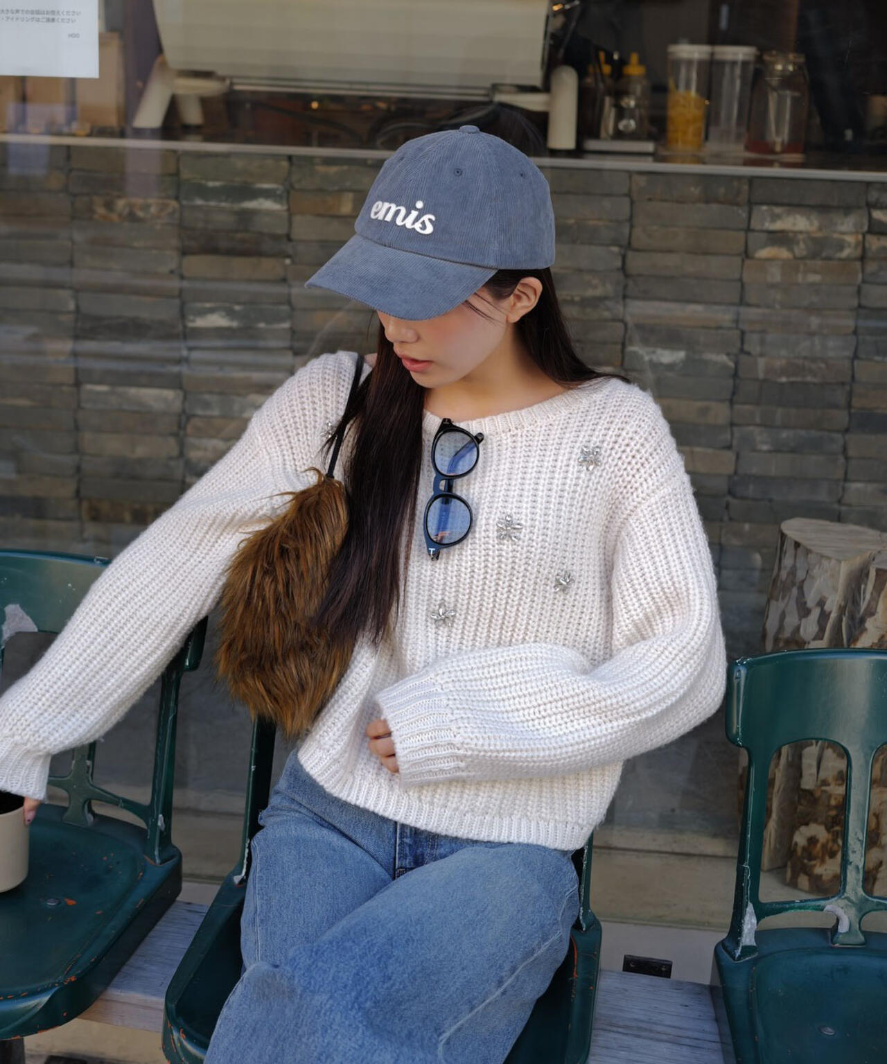 【加藤栞さん着用】ビジュー付畔ニット