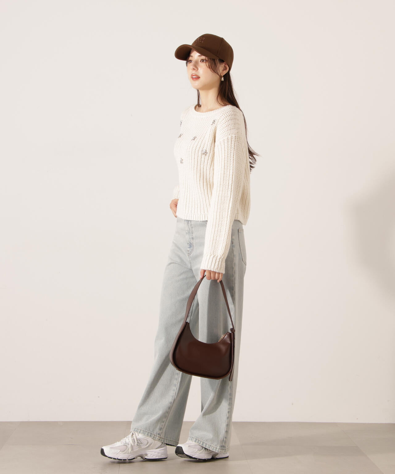 【加藤栞さん着用】ビジュー付畔ニット