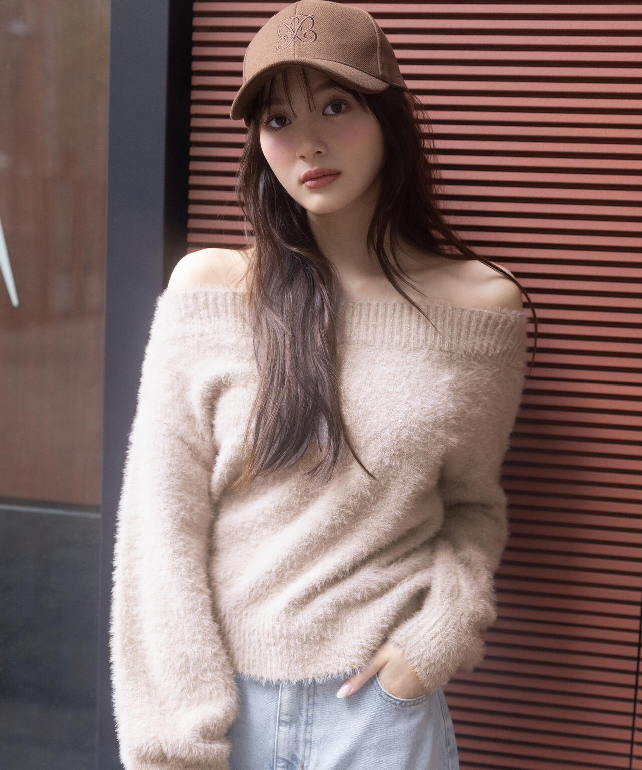 加藤栞さん着用】ミニシャギーオフショルニット【ネイビー：WEB・一部