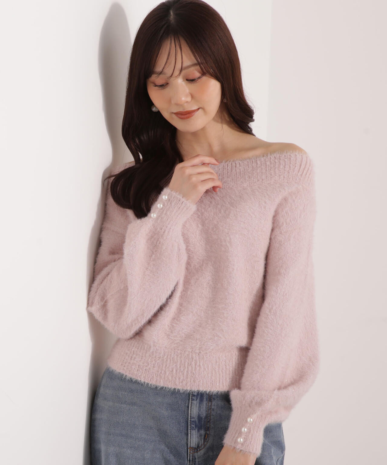 【加藤栞さん着用】ミニシャギーオフショルニット【ネイビー：WEB・一部店舗限定】