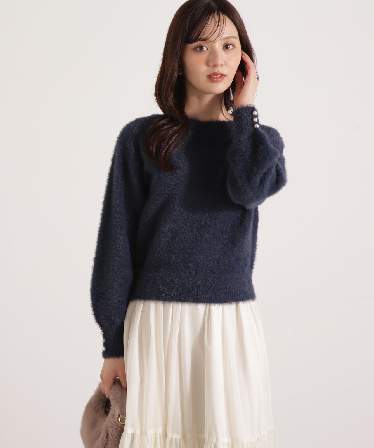 【加藤栞さん着用】ミニシャギーオフショルニット【ネイビー：WEB・一部店舗限定】