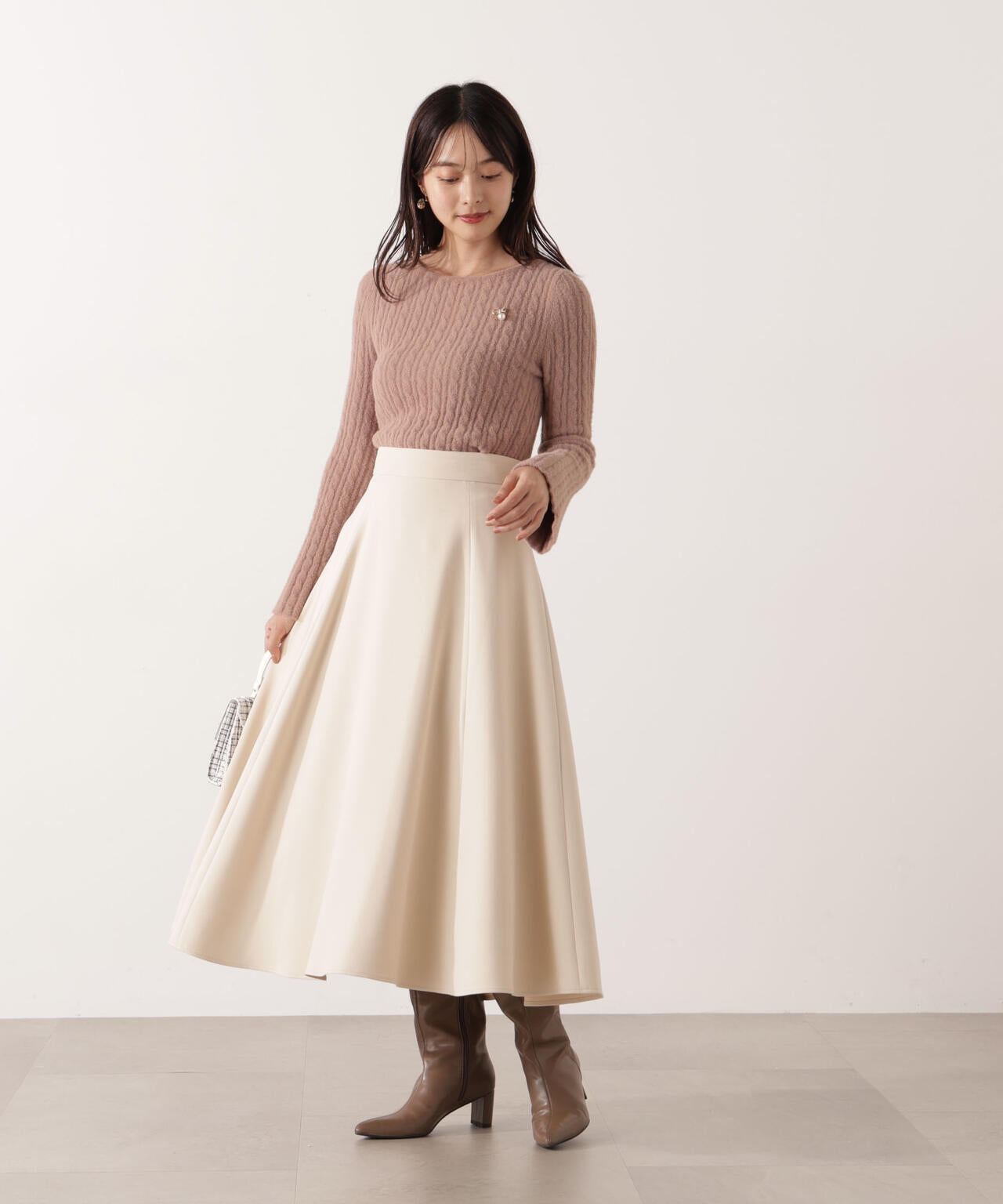 チャーム付きミニケーブルニット