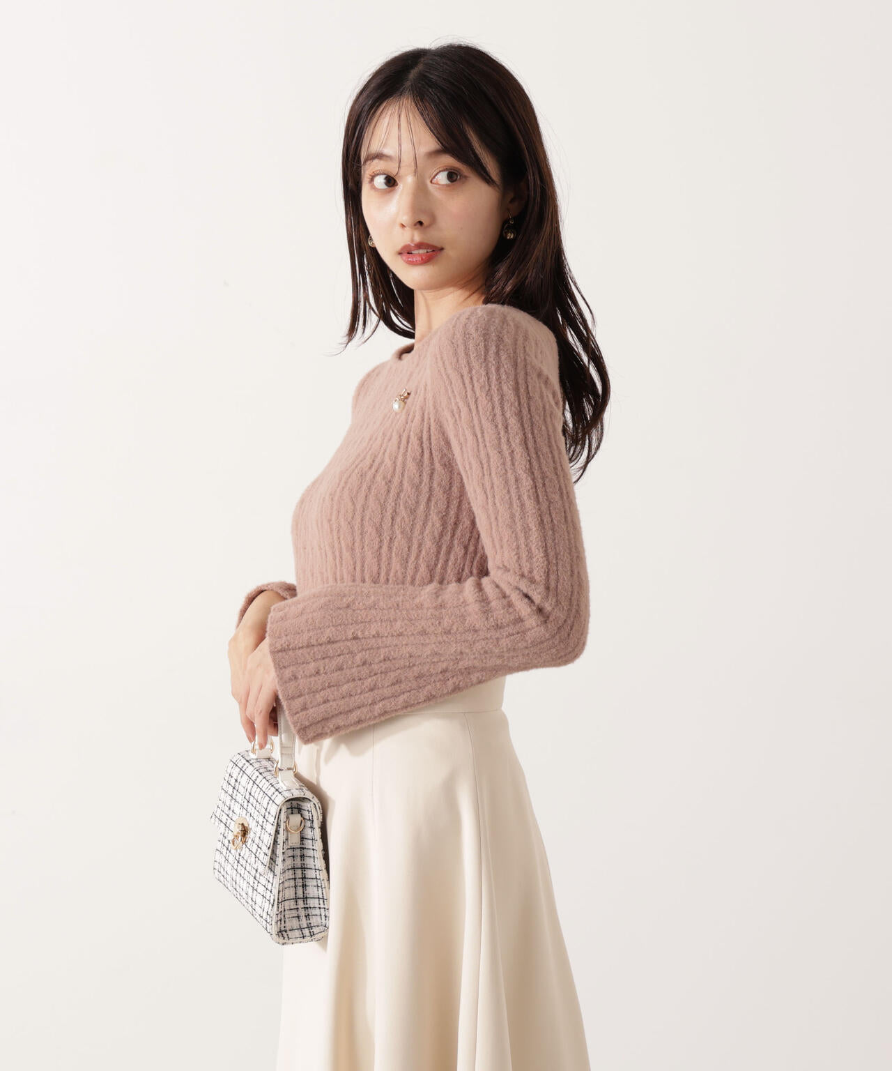 チャーム付きミニケーブルニット