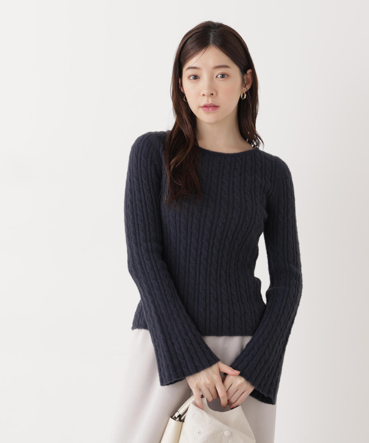 チャーム付きミニケーブルニット