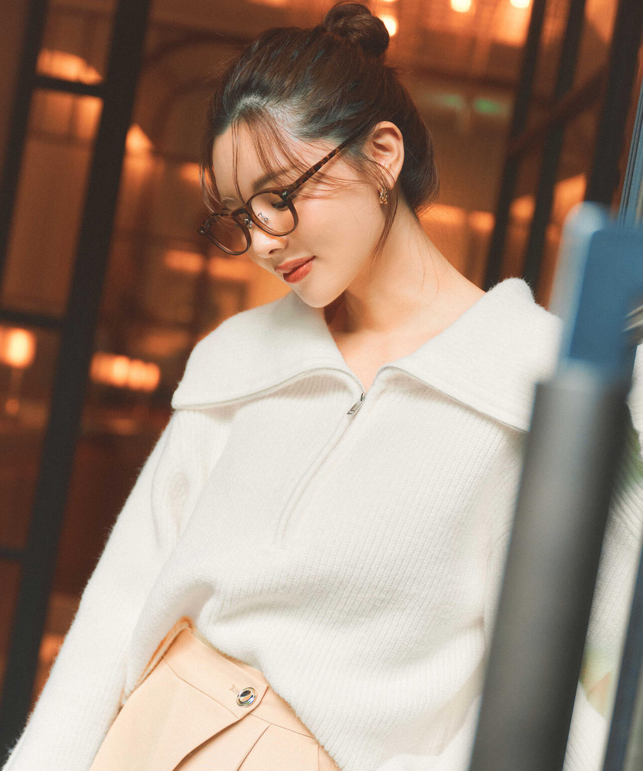 【加藤栞さん着用】ビッグカラー畔ニット