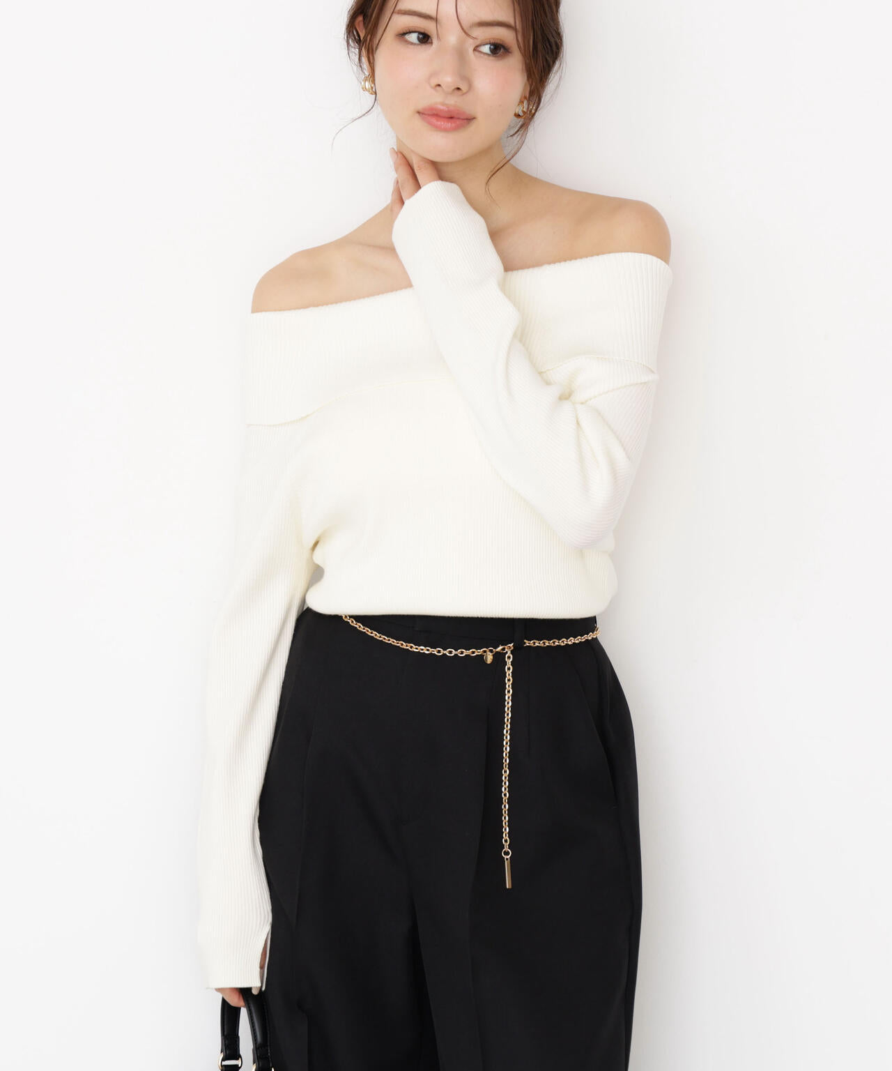 ＜谷川菜奈さん着用＞オフショルリブニット