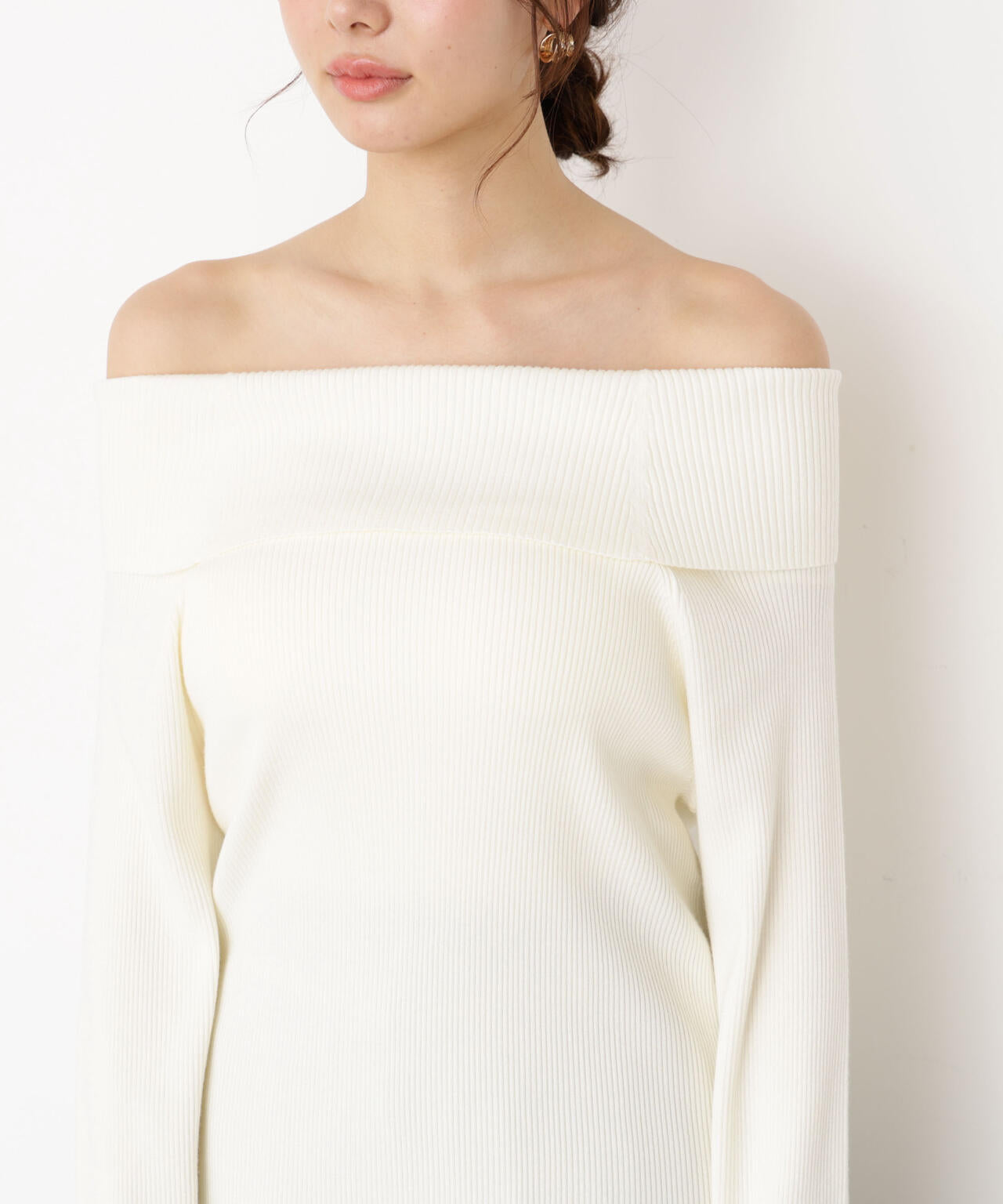 ＜谷川菜奈さん着用＞オフショルリブニット