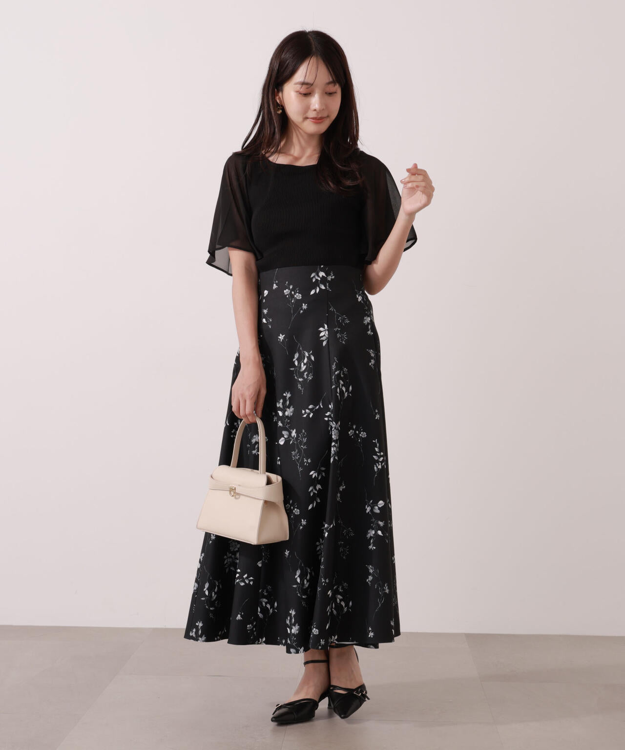 シアーフレアスリーブリブニット