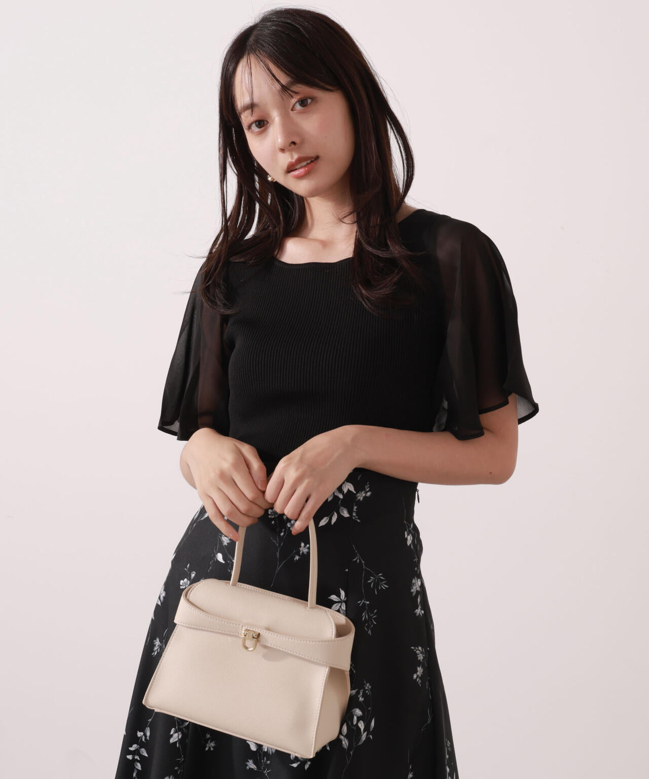 シアーフレアスリーブリブニット