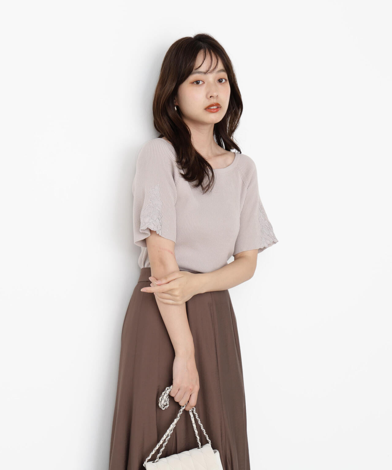 エンブロイダリースリーブニット