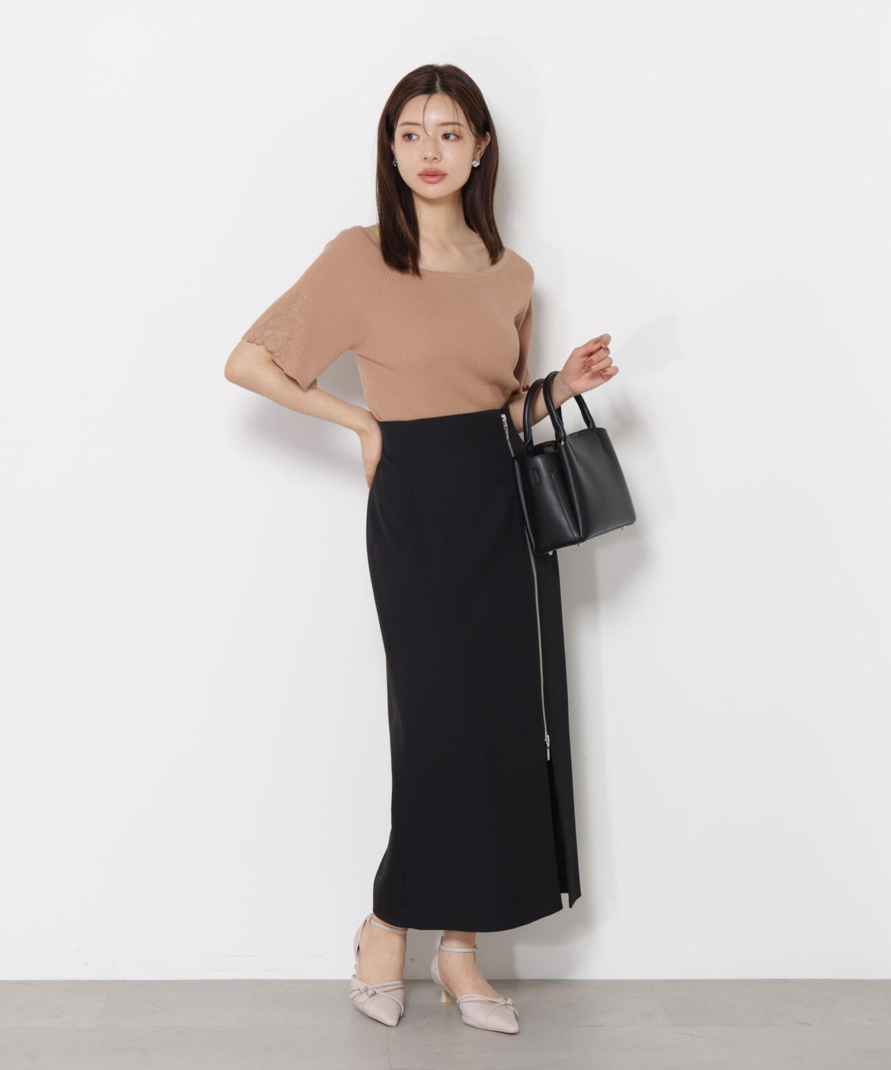 エンブロイダリースリーブニット