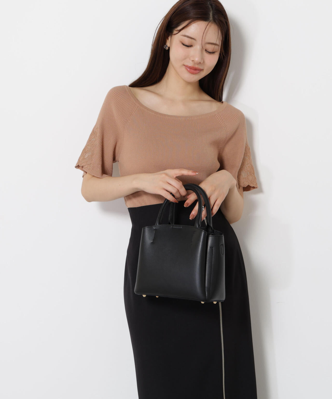 エンブロイダリースリーブニット