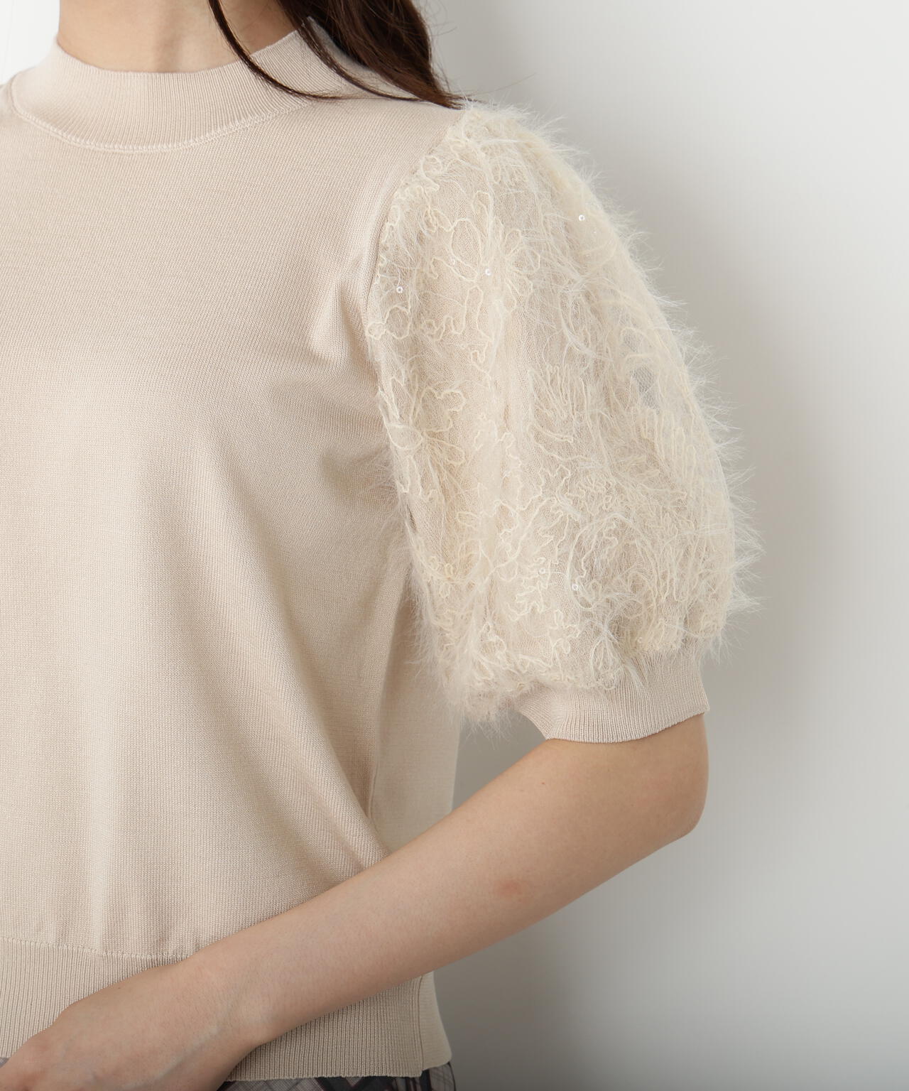 レースドッキングスリーブニット【ベージュ：official site限定】