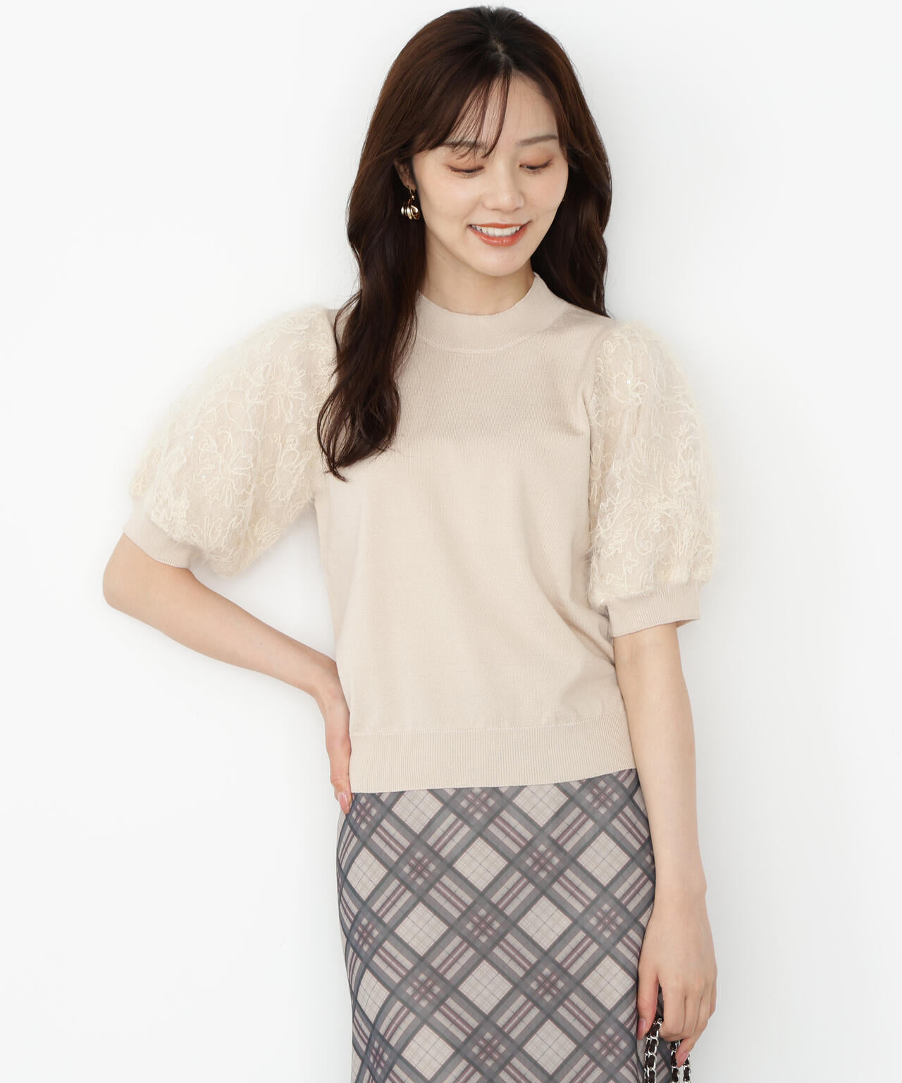 レースドッキングスリーブニット【ベージュ：official site限定】