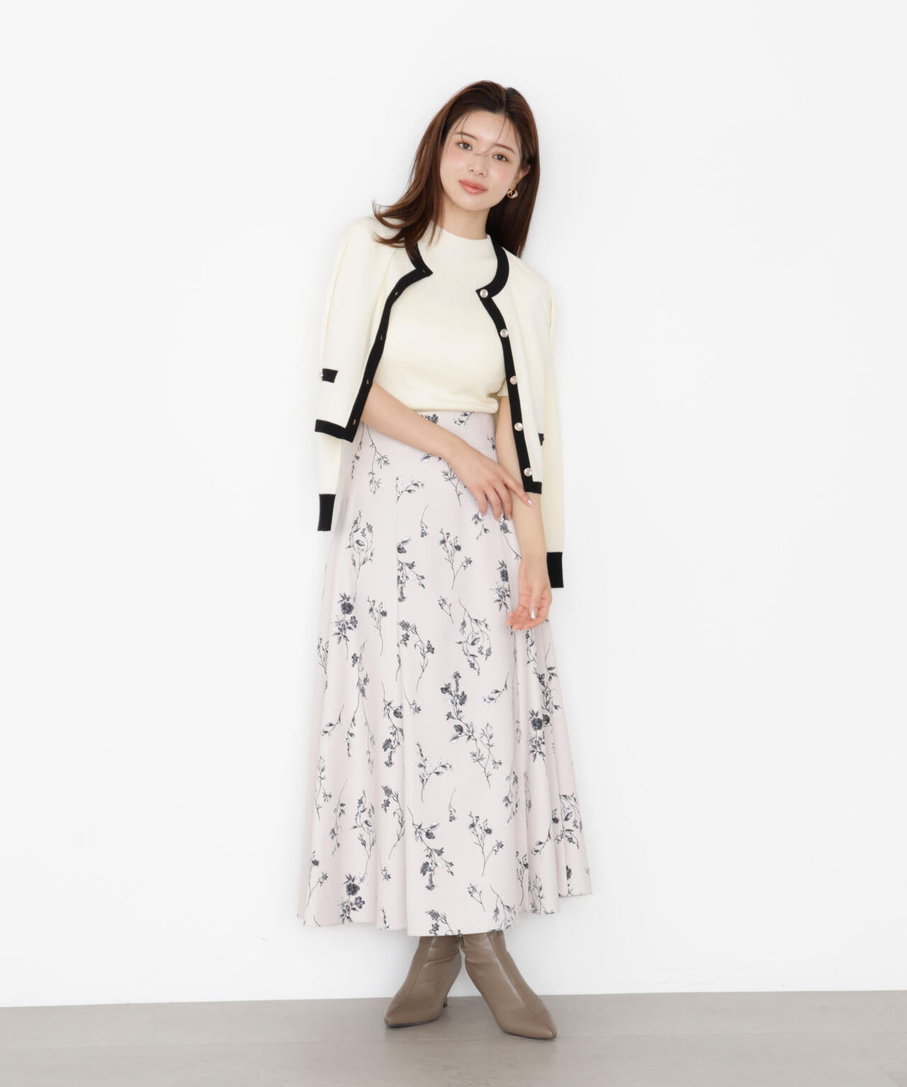 【松川星さん着用】＜ハンドウォッシャブル＞ニュアンス釦ニットアンサンブル