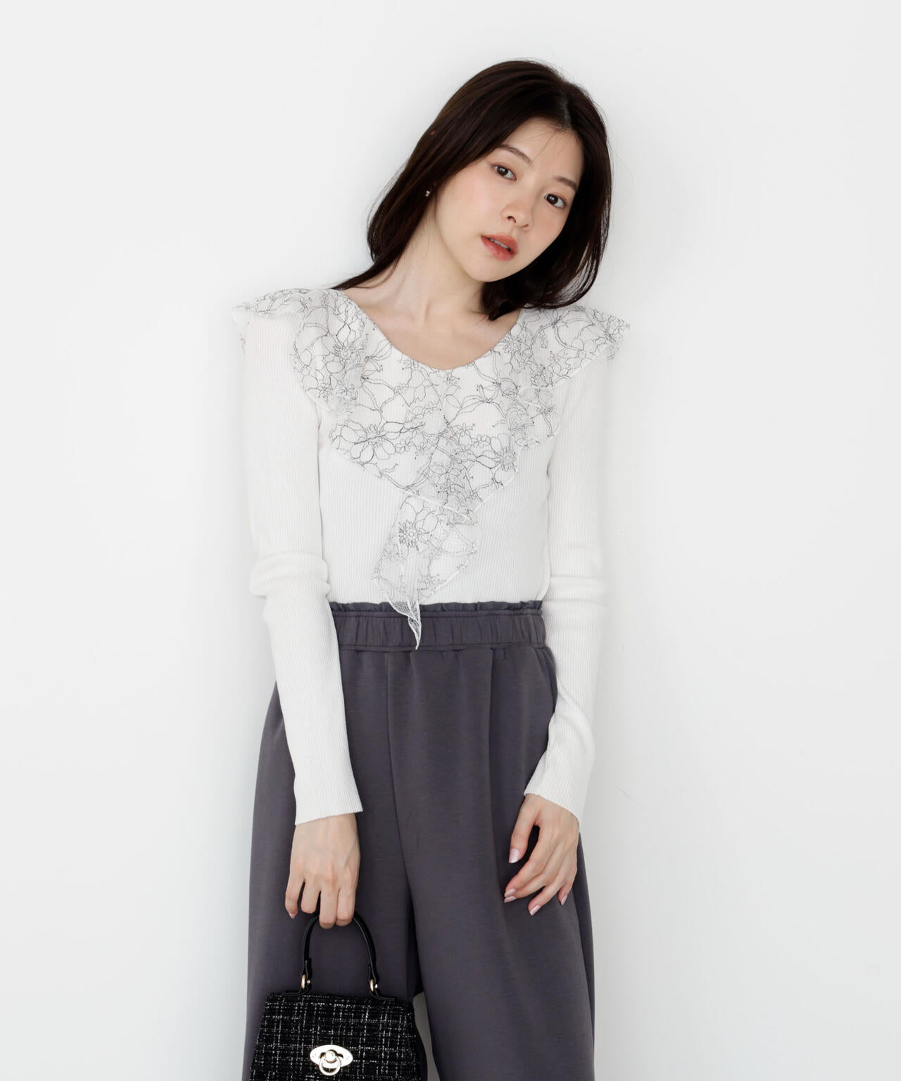 レースフリルニット