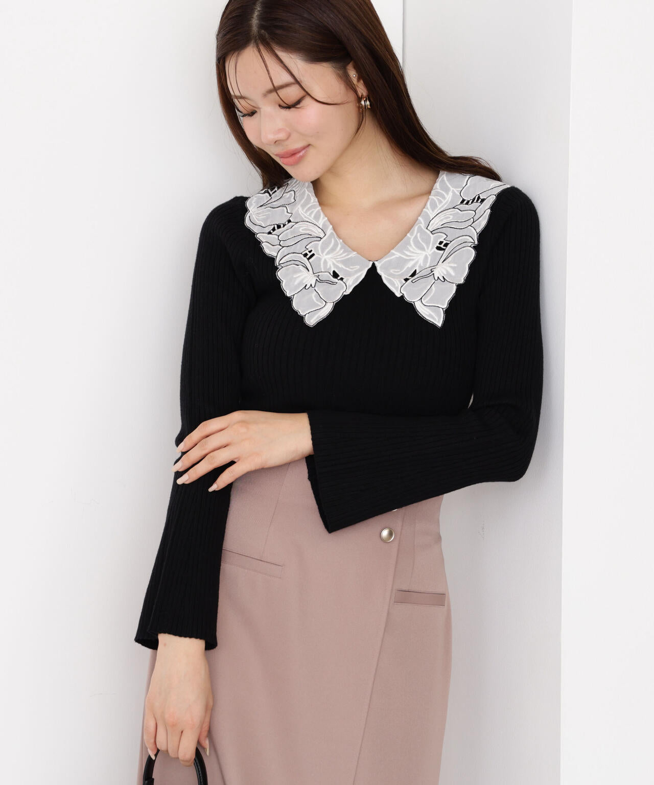 レース襟付きニット