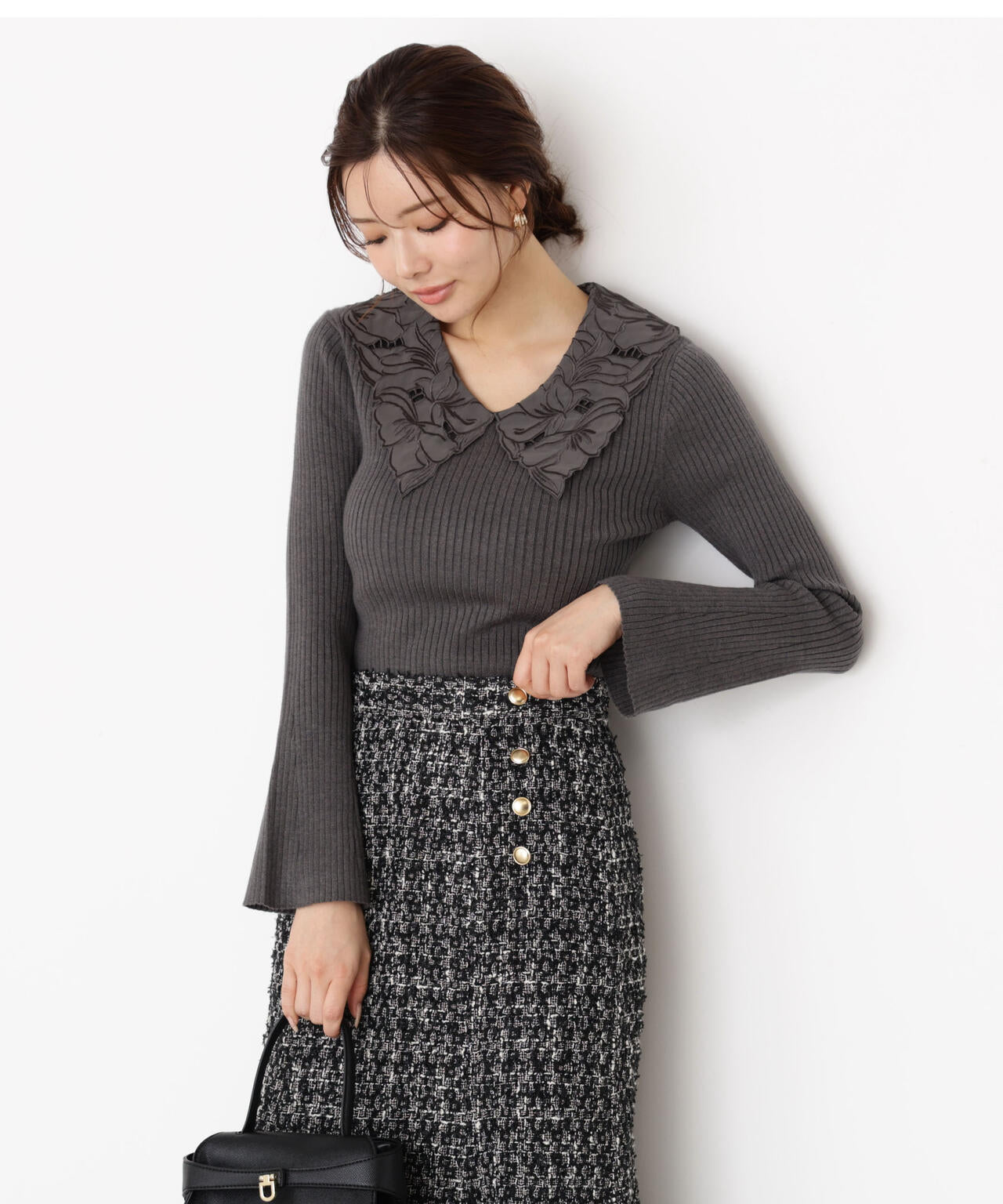 レース襟付きニット