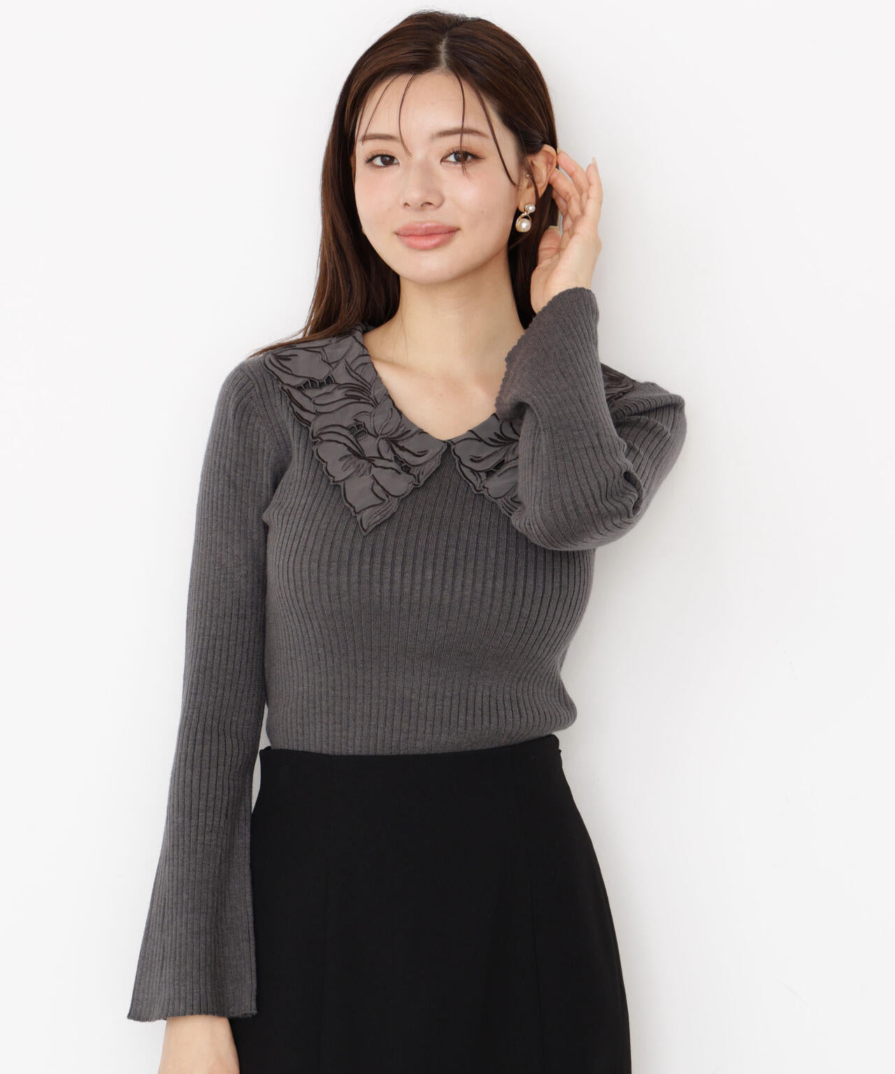 レース襟付きニット