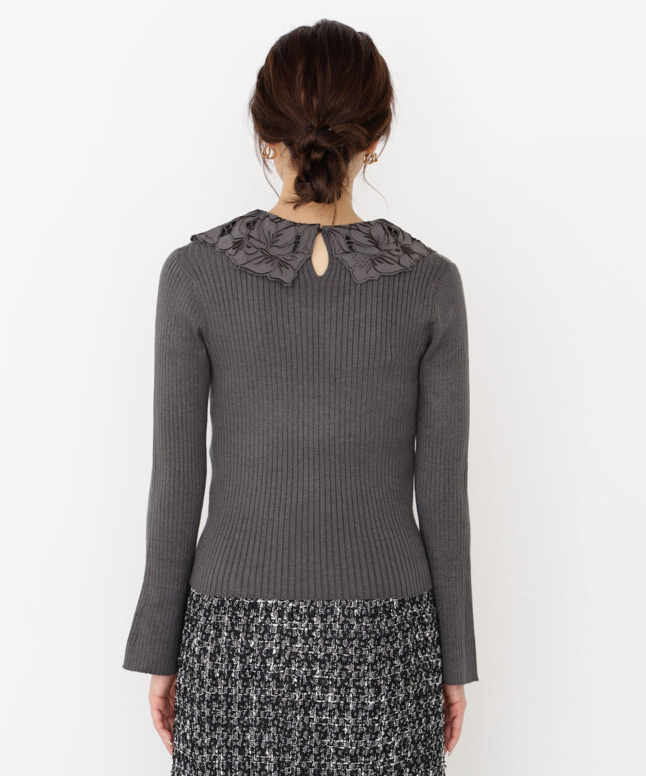レース襟付きニット