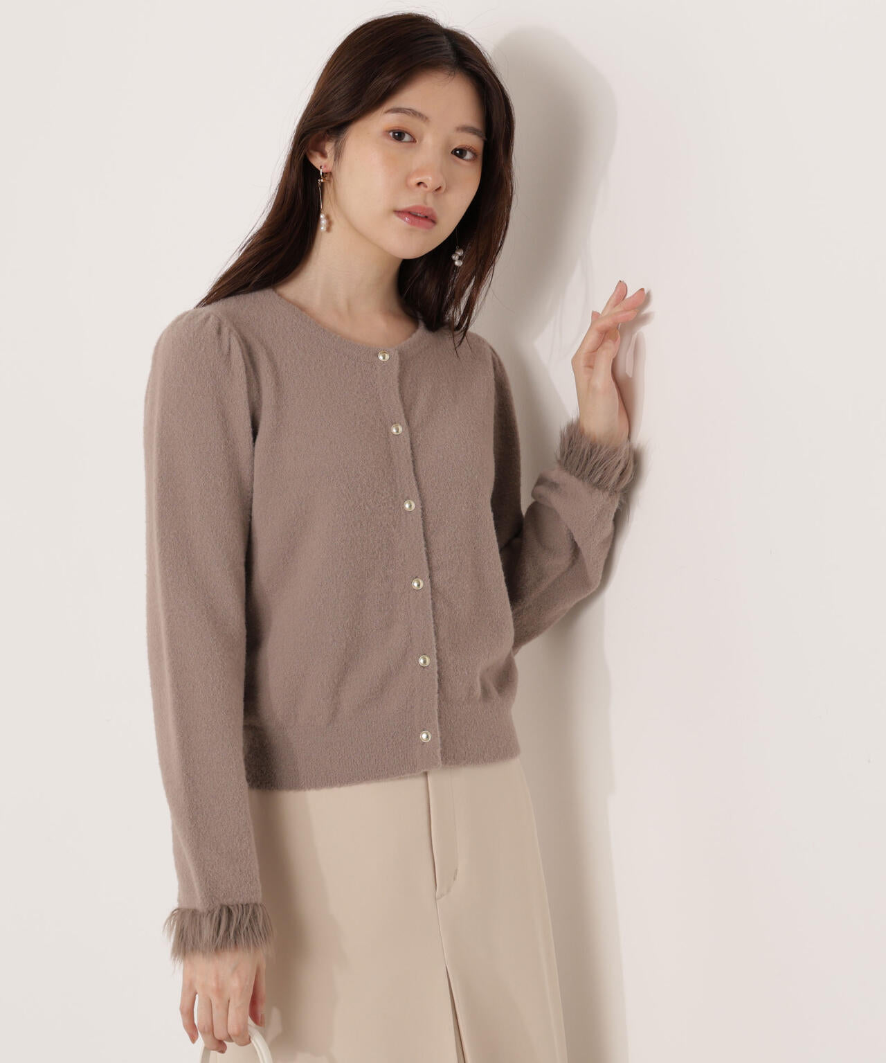 【BADHOP着用】 1989 STUDIO ニット カーディガン 部分フェザースリーブニットカーディガン | PROPORTION BODY