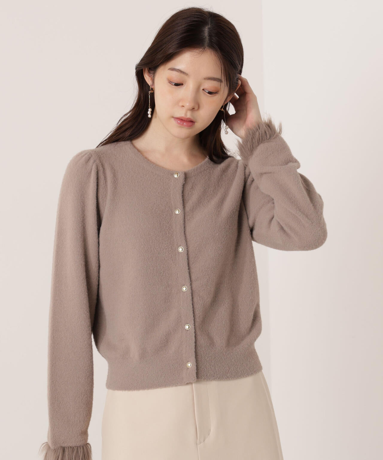 部分フェザースリーブニットカーディガン | PROPORTION BODY