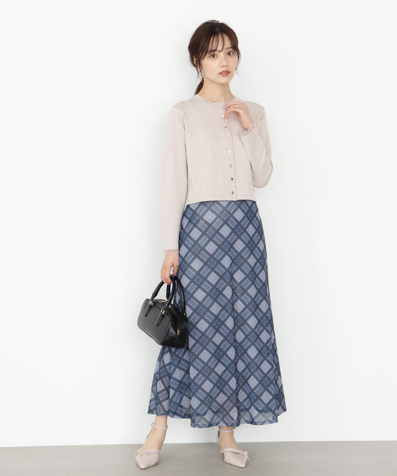 ＜ハンドウォッシャブル＞ゴールド釦カーディガン