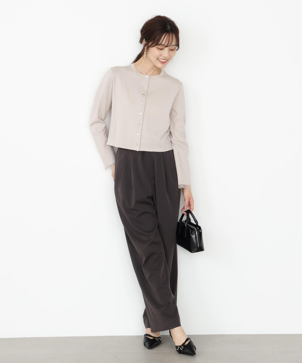 ＜ハンドウォッシャブル＞ゴールド釦カーディガン