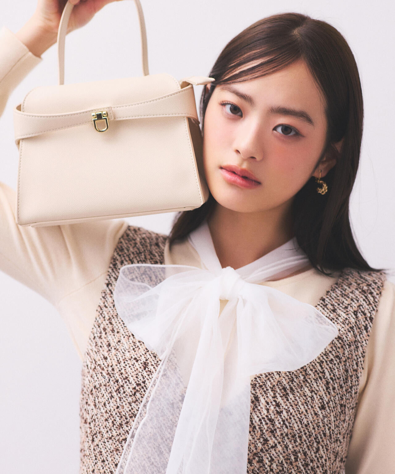 青島心さん着用】《EDIT COLOGNE》ボウタイ付きニット | PROPORTION