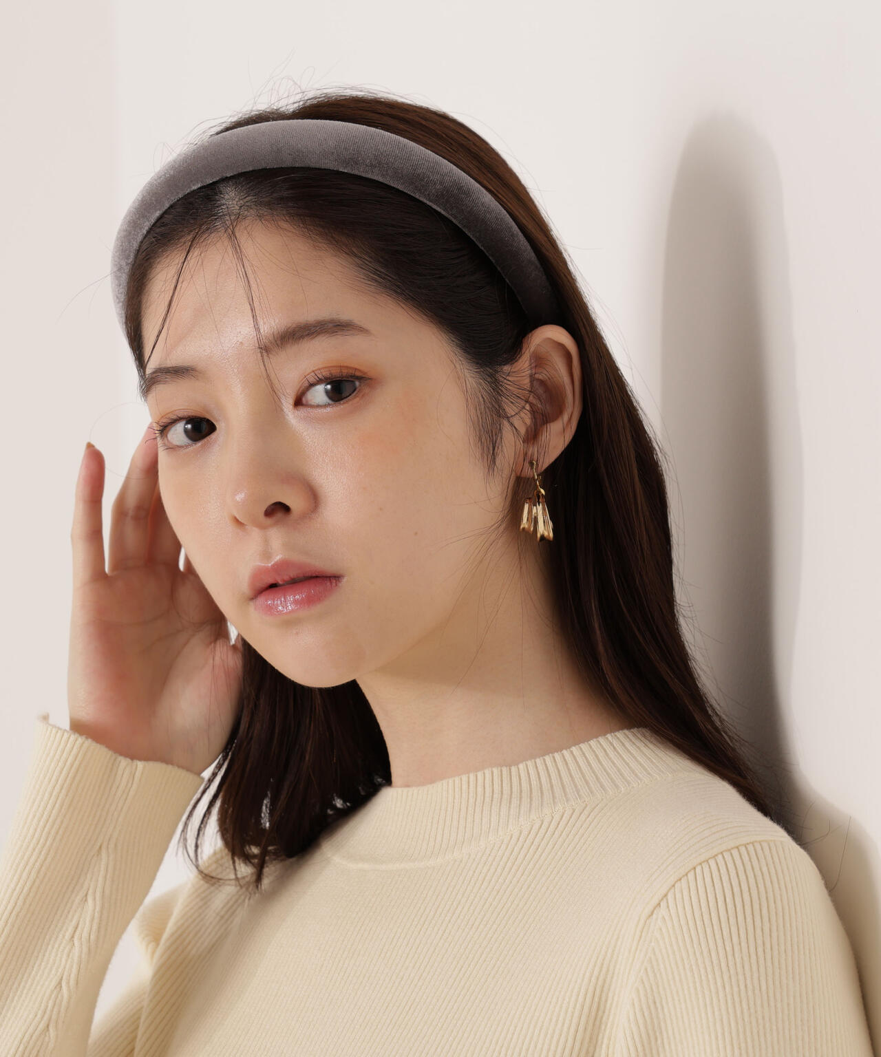 RIN　CHANEL ベロアカチューシャ シャネル カチューシャ 黒 ゴールド色 ベロア CHANEL ヘアバンド