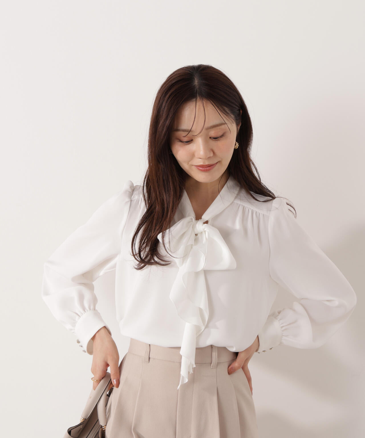 ＜ウォッシャブル＞ラッフルリボンブラウス