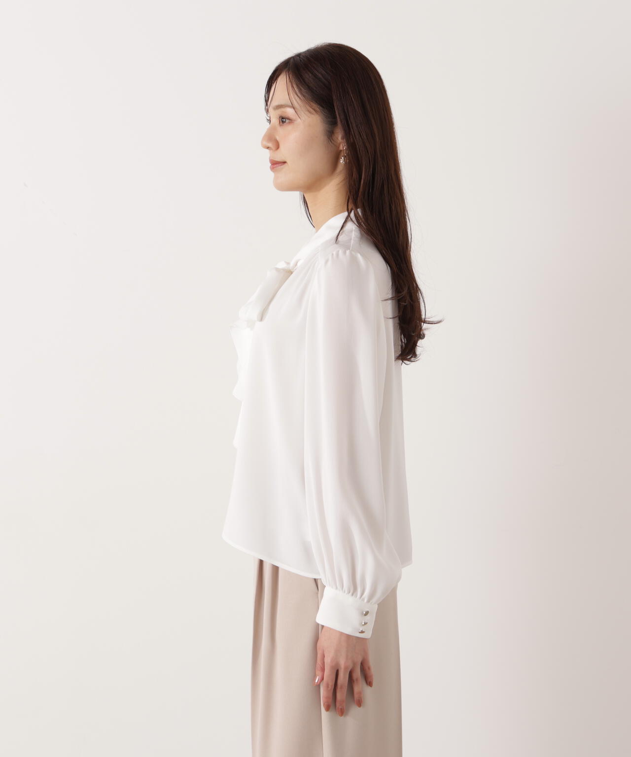 ＜ウォッシャブル＞ラッフルリボンブラウス