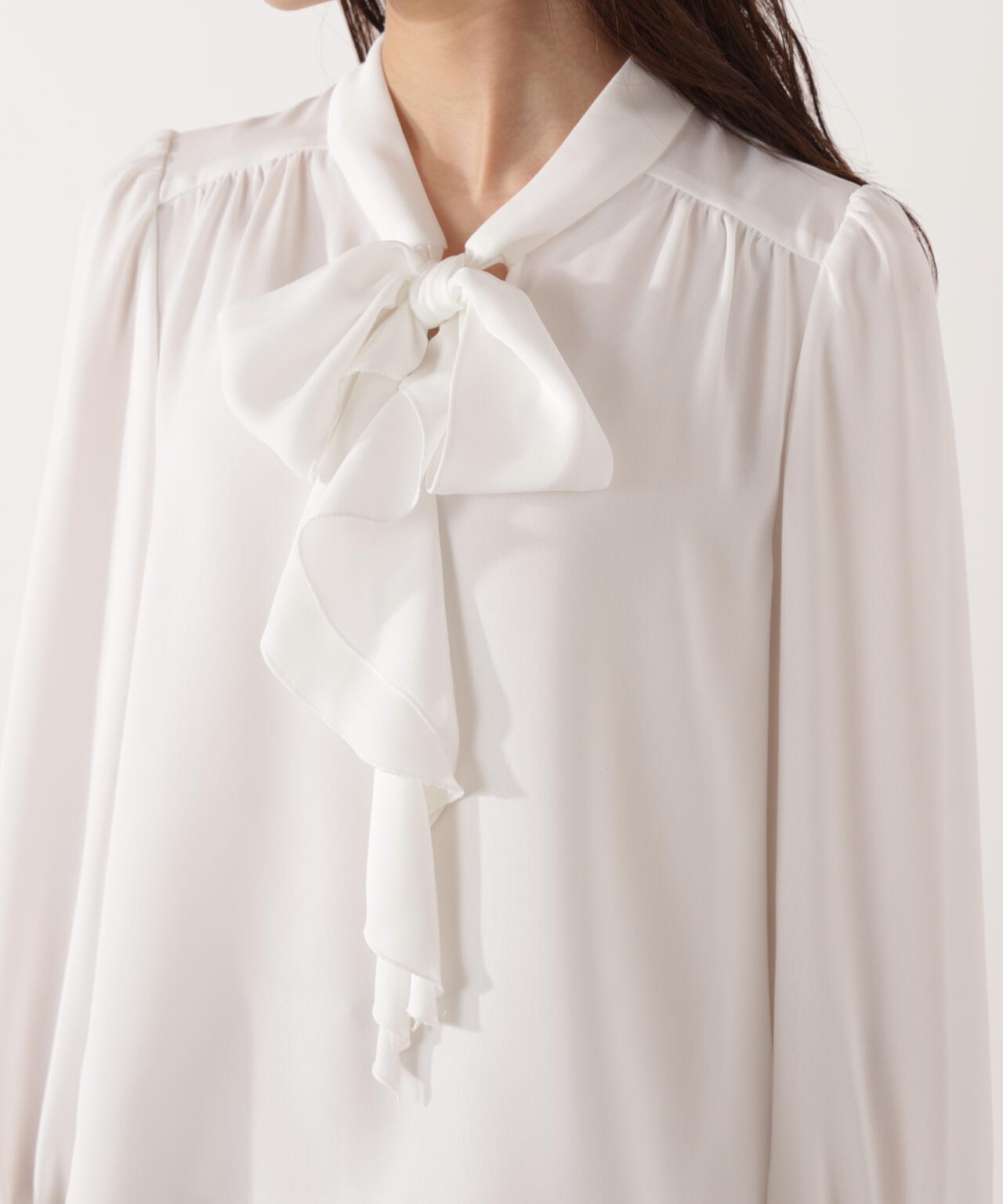 ＜ウォッシャブル＞ラッフルリボンブラウス