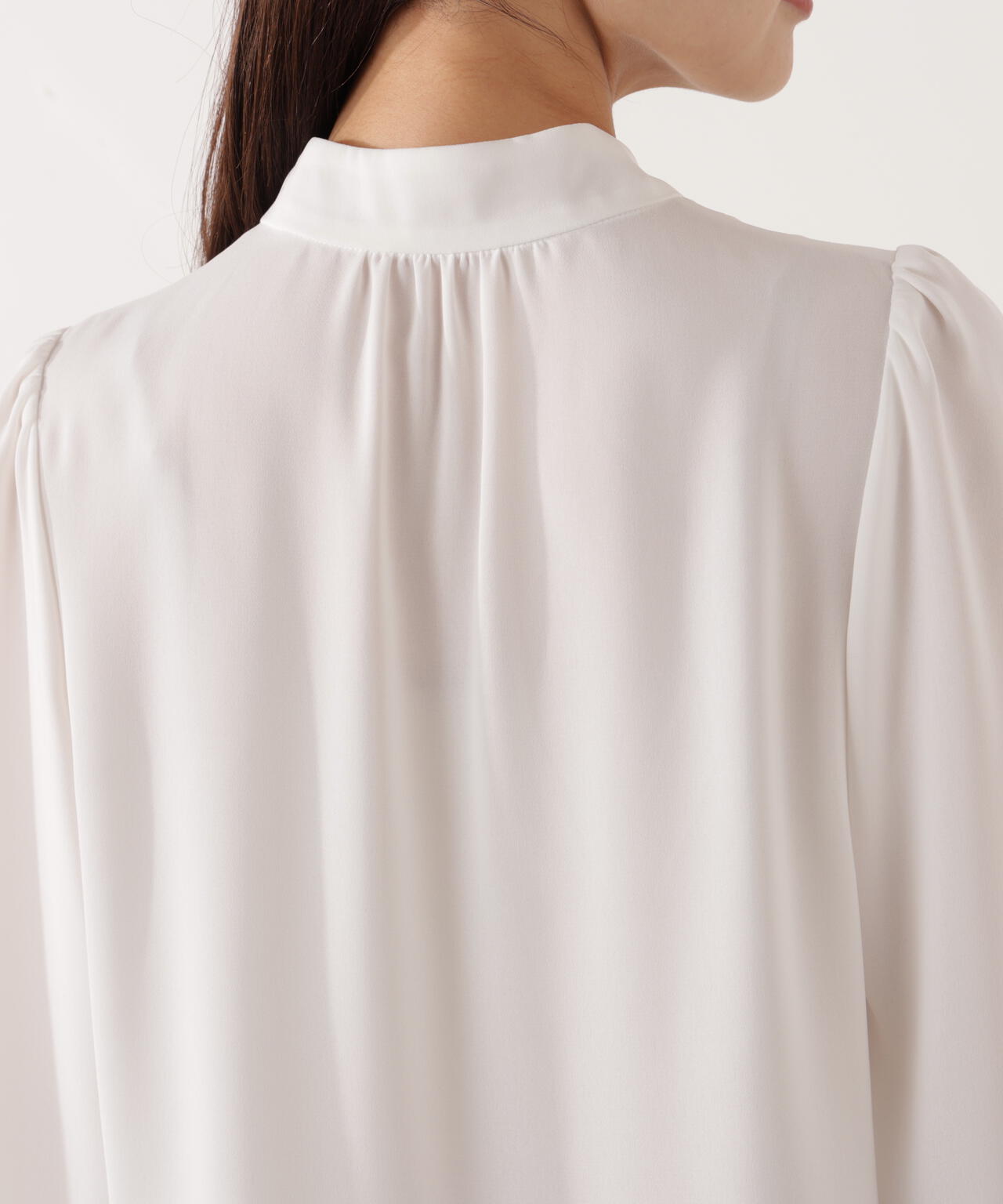 ＜ウォッシャブル＞ラッフルリボンブラウス