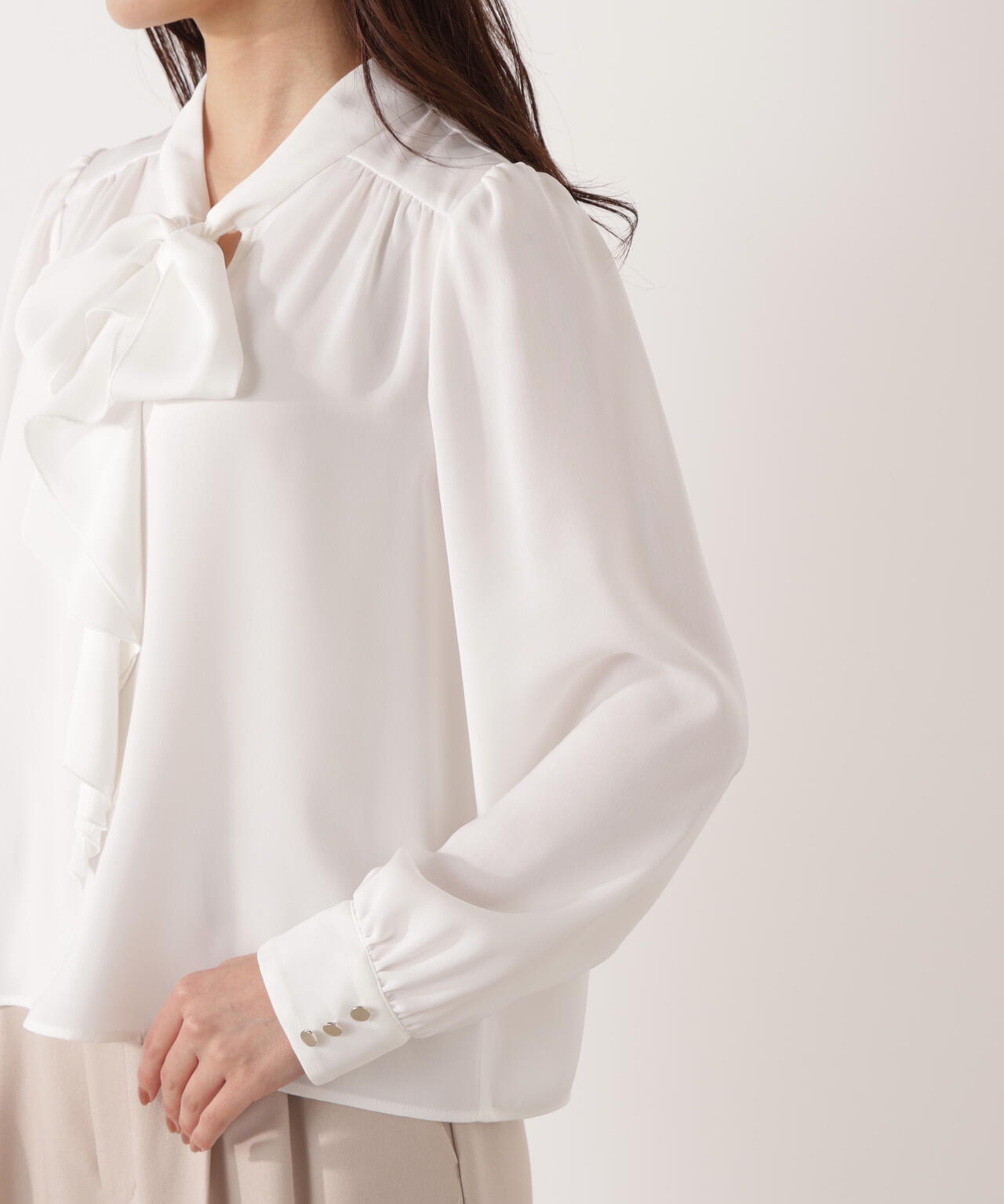 ＜ウォッシャブル＞ラッフルリボンブラウス