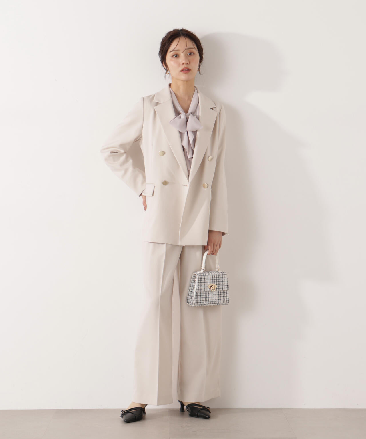 ＜ウォッシャブル＞ラッフルリボンブラウス