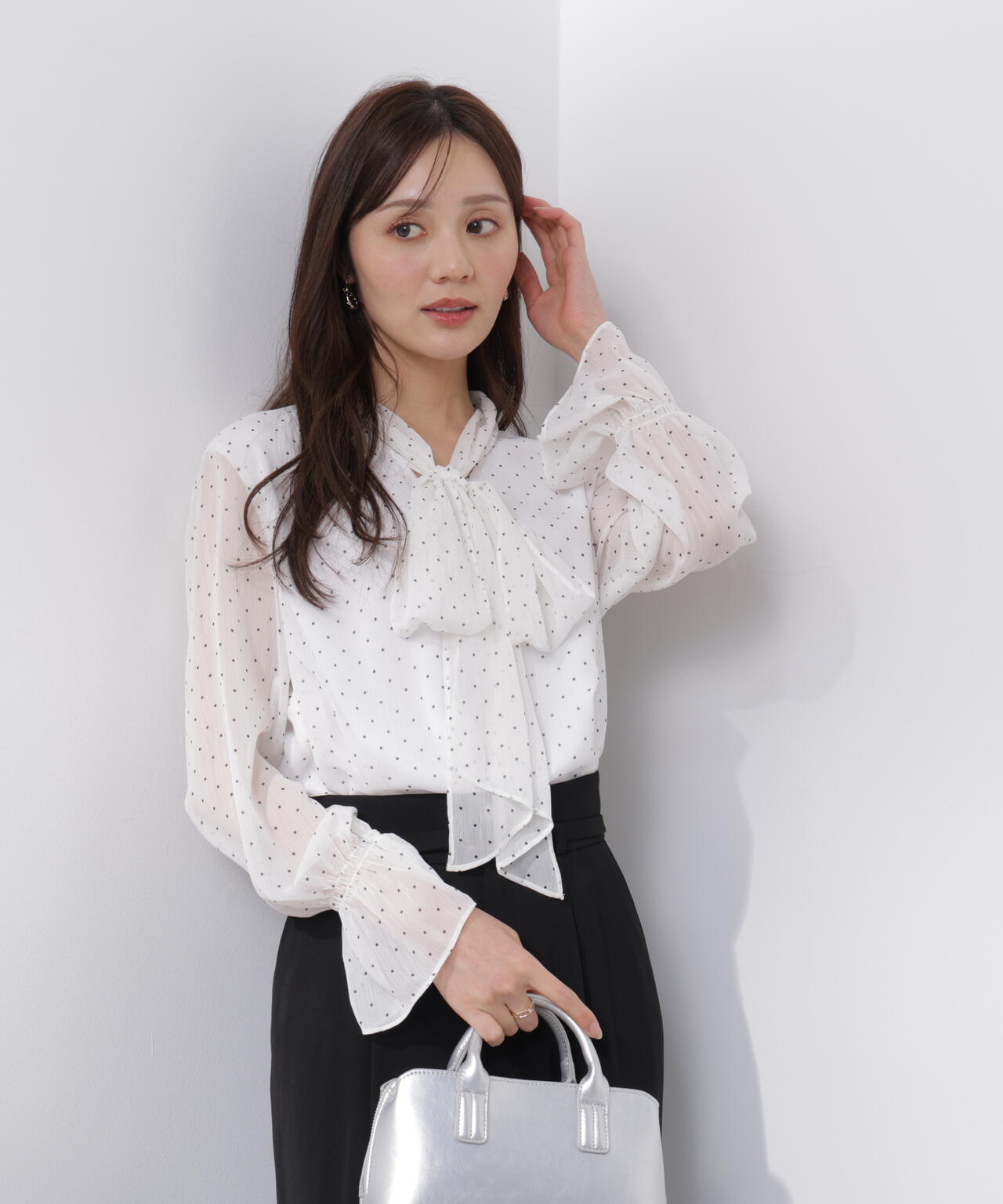 ビッグリボンブラウス