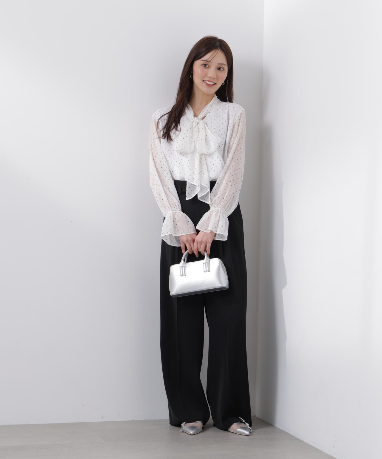 ビッグリボンブラウス