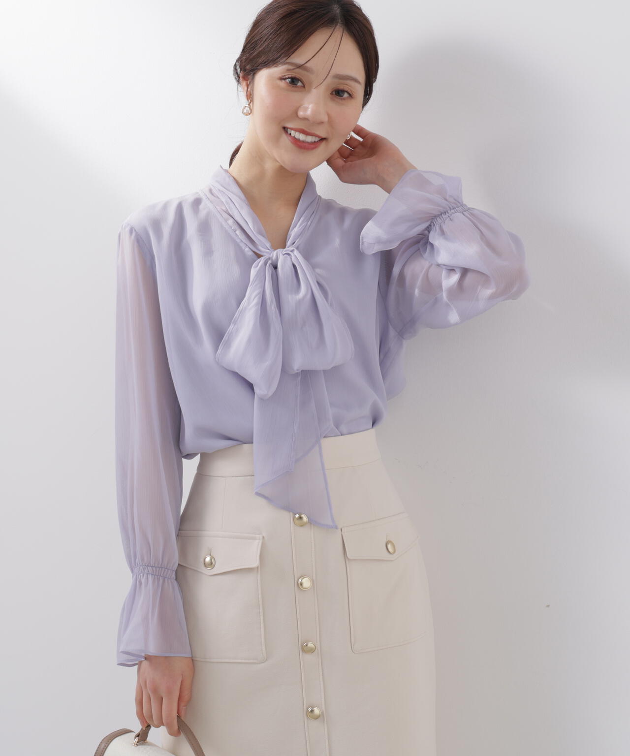 ビッグリボンブラウス