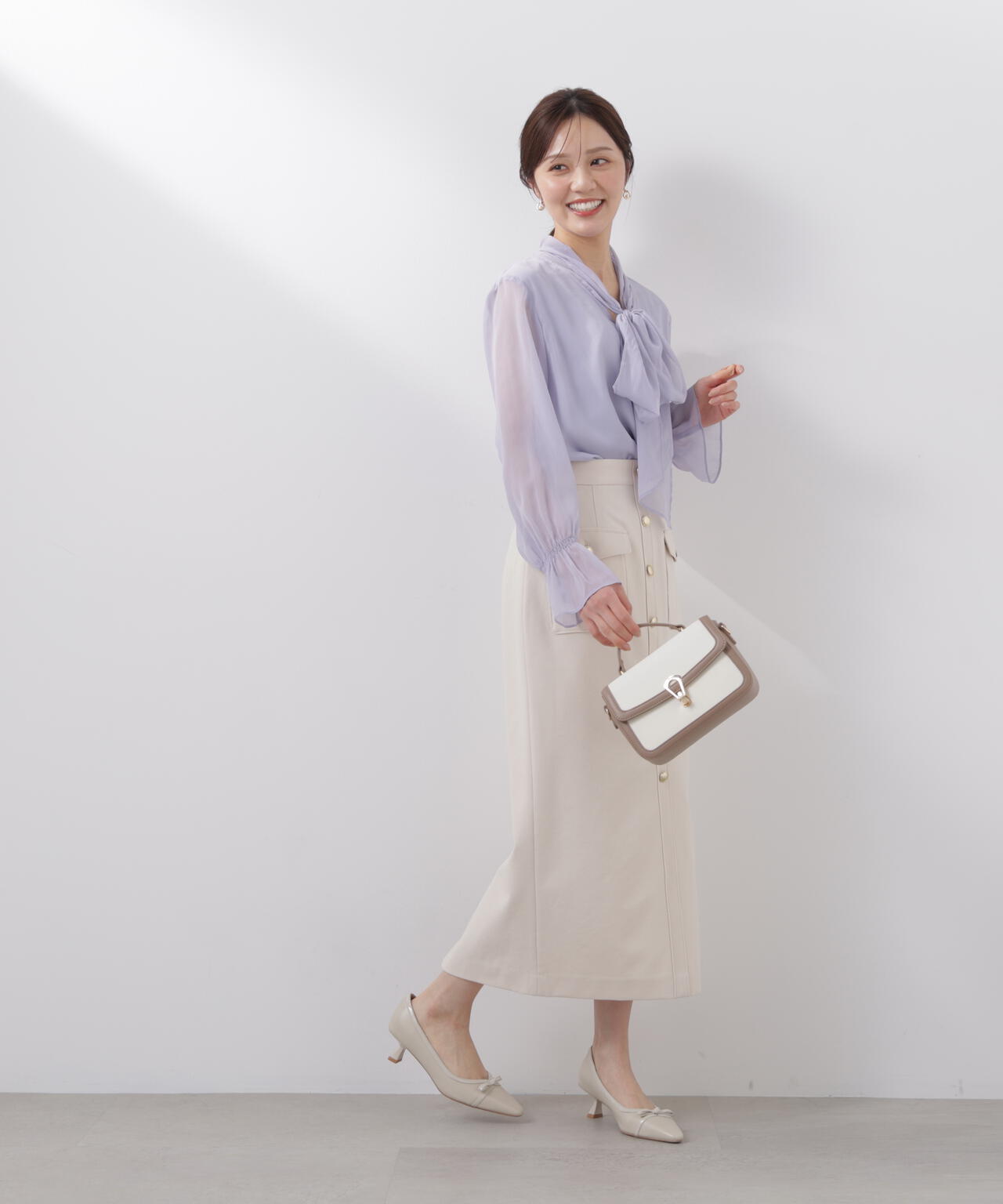 ビッグリボンブラウス