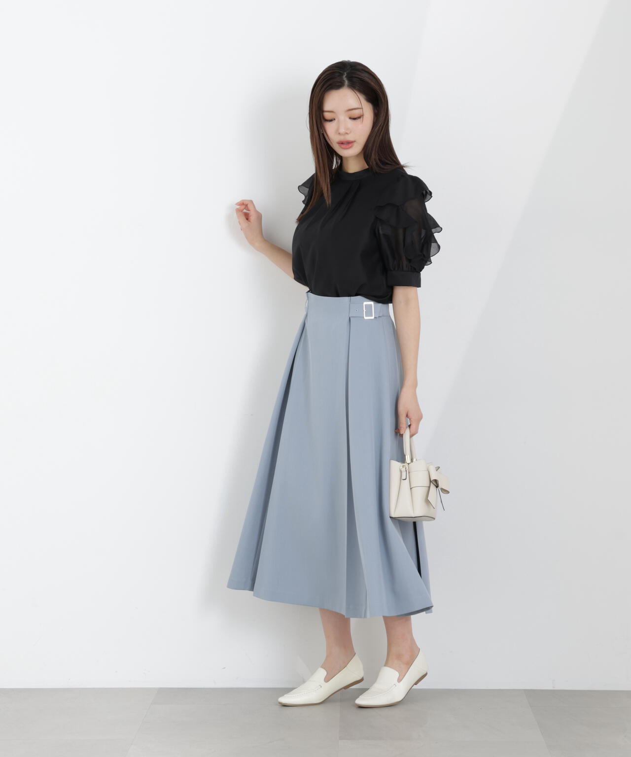 【6/5～6/7 オンライン限定2buy10%OFF対象】＜ウォッシャブル＞フリルスリーブタックブラウス
