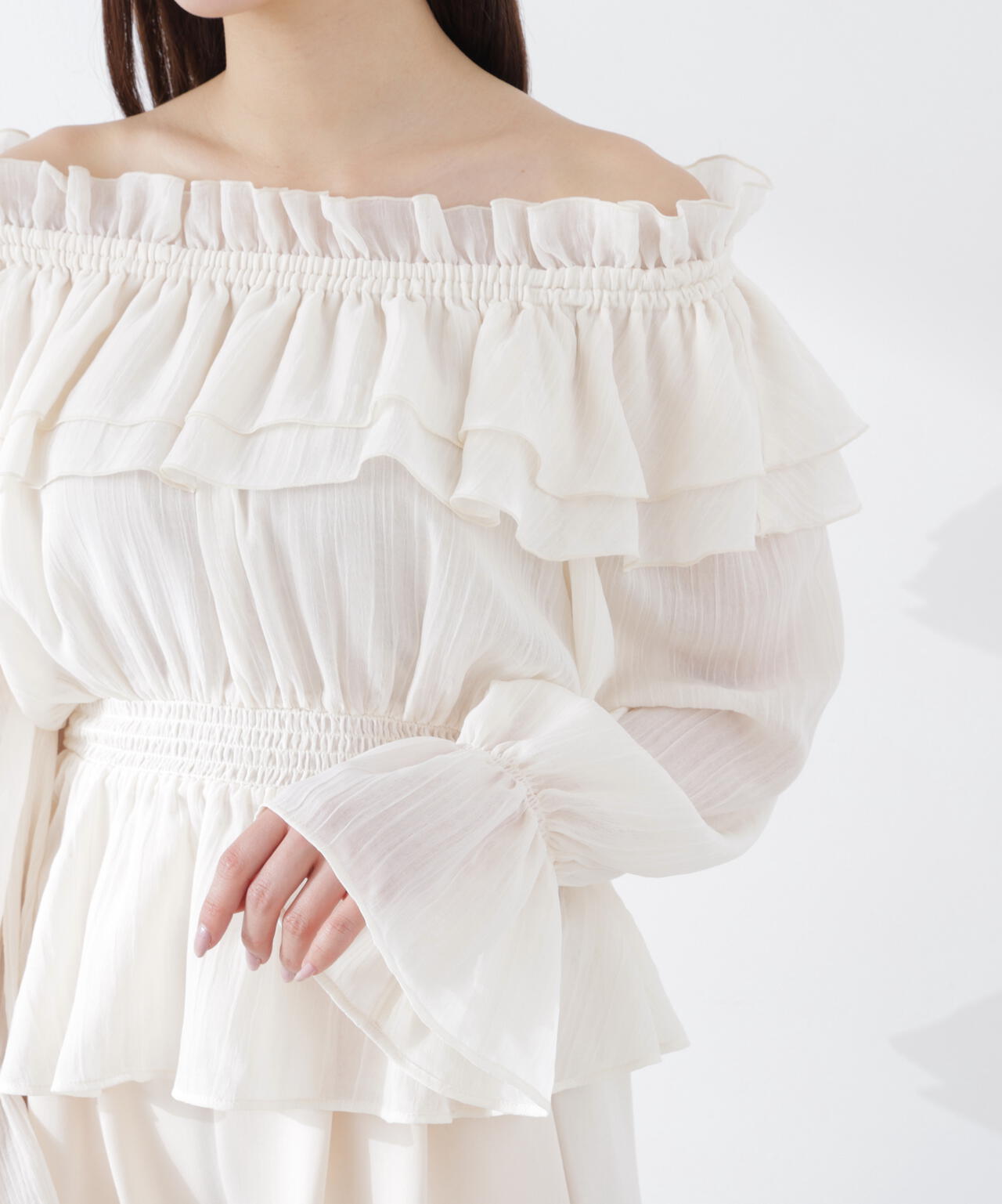 ＜ウォッシャブル＞《EDIT COLOGNE》オフショルシアーシャーリングブラウス【WEB・一部店舗限定】