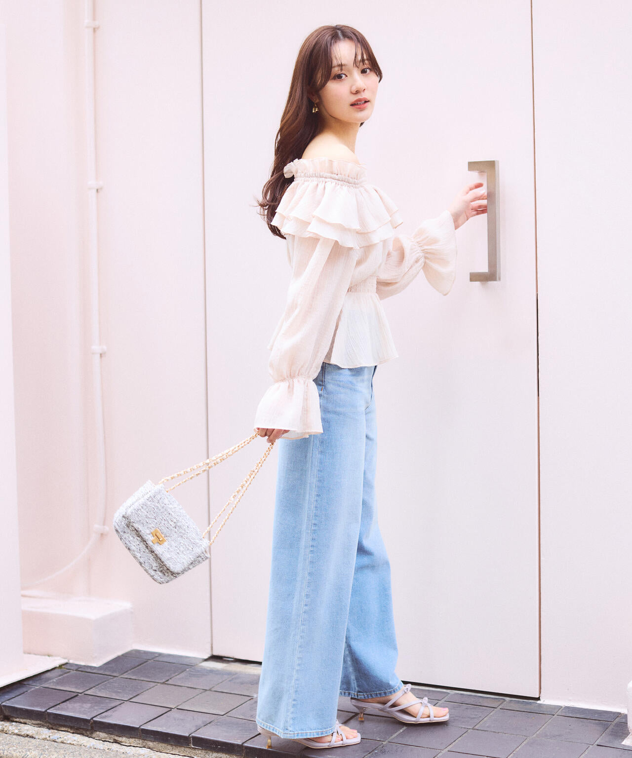 ＜ウォッシャブル＞《EDIT COLOGNE》オフショルシアーシャーリングブラウス【WEB・一部店舗限定】