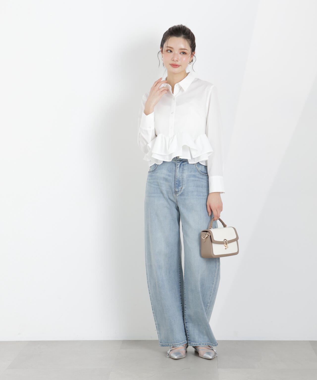 〈a/mie〉ホイップフリルシャツ