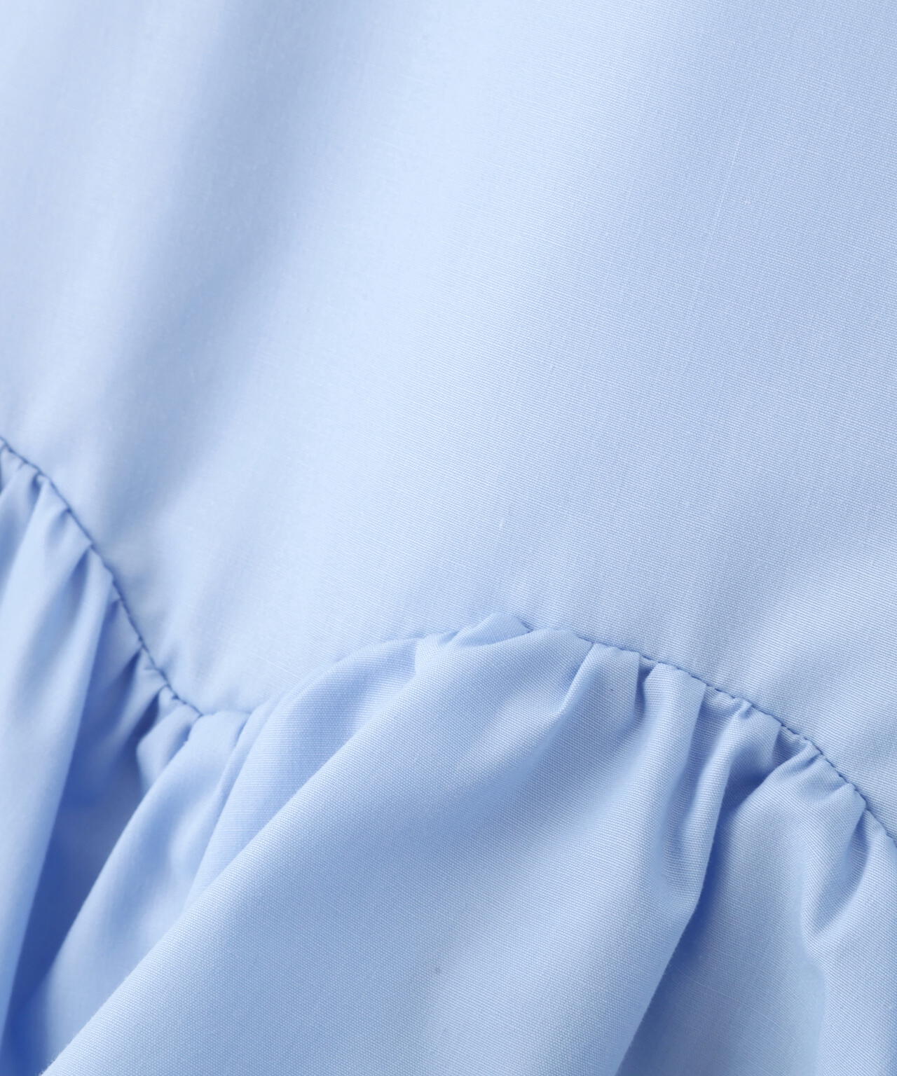 〈a/mie〉ホイップフリルシャツ