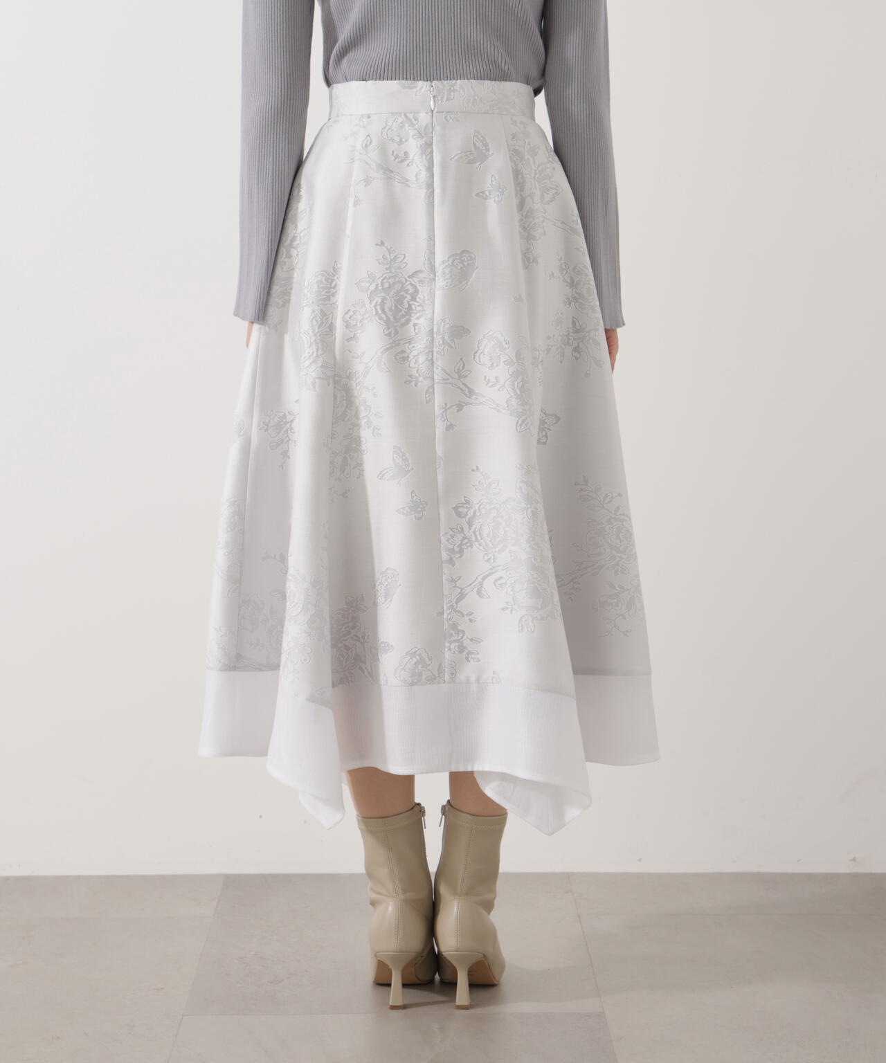 ハンカチーフヘムスカート