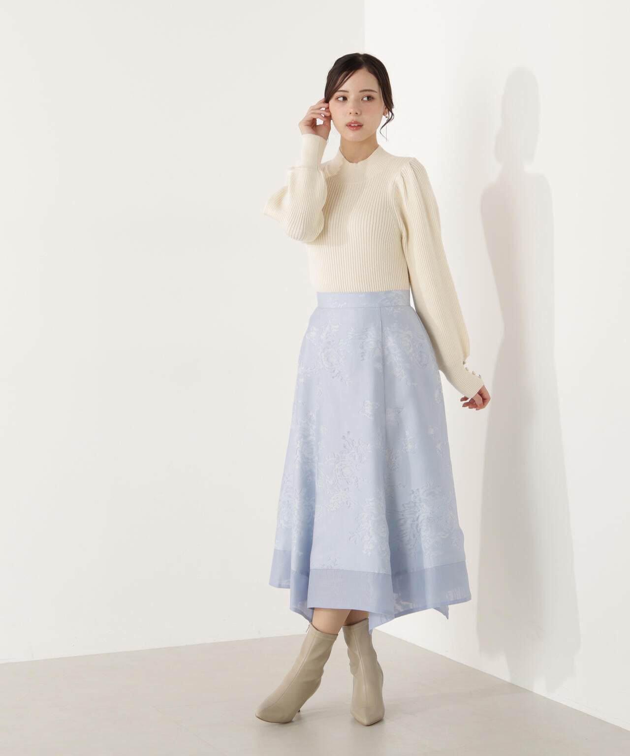 ハンカチーフヘムスカート