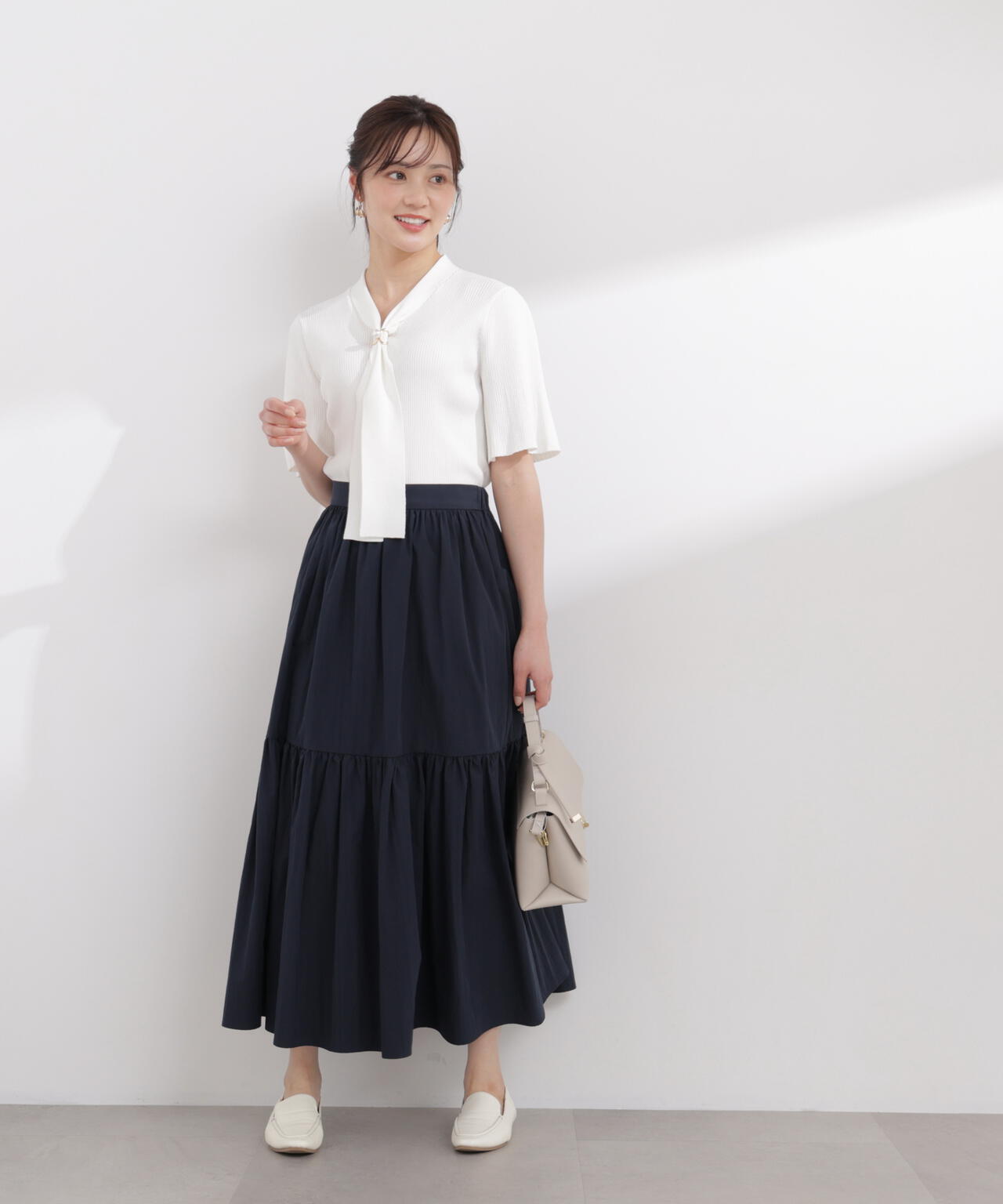 加藤栞さん着用＞タフタギャザースカート | PROPORTION BODY DRESSING