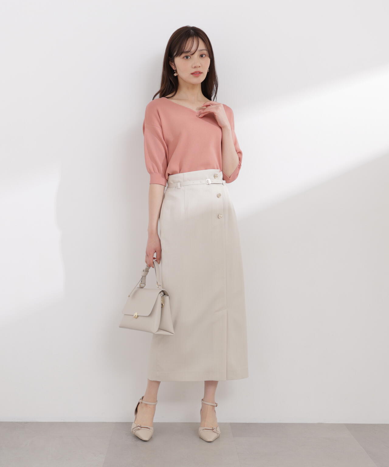 加藤栞さん着用＞フロントデザインIラインスカート | PROPORTION BODY